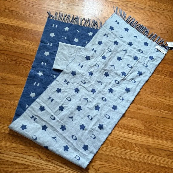 Coach muffler oversized wool blend sky blue pocket scarf NEW